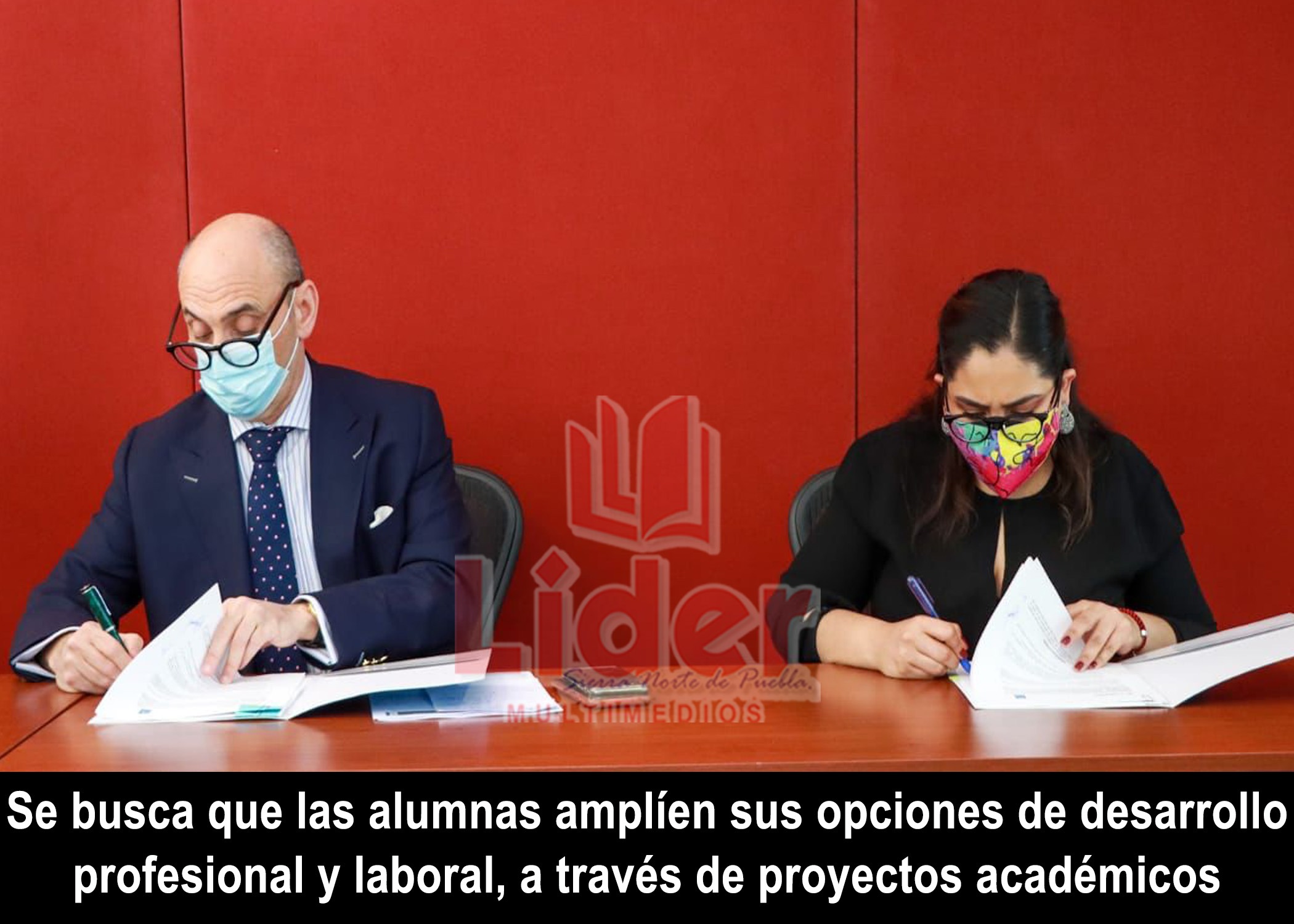 Lupita Vargas firma el Convenio de Colaboración entre el Municipio de Xicotepec y el Programa de las Naciones Unidas para el Desarrollo (PNUD) México
