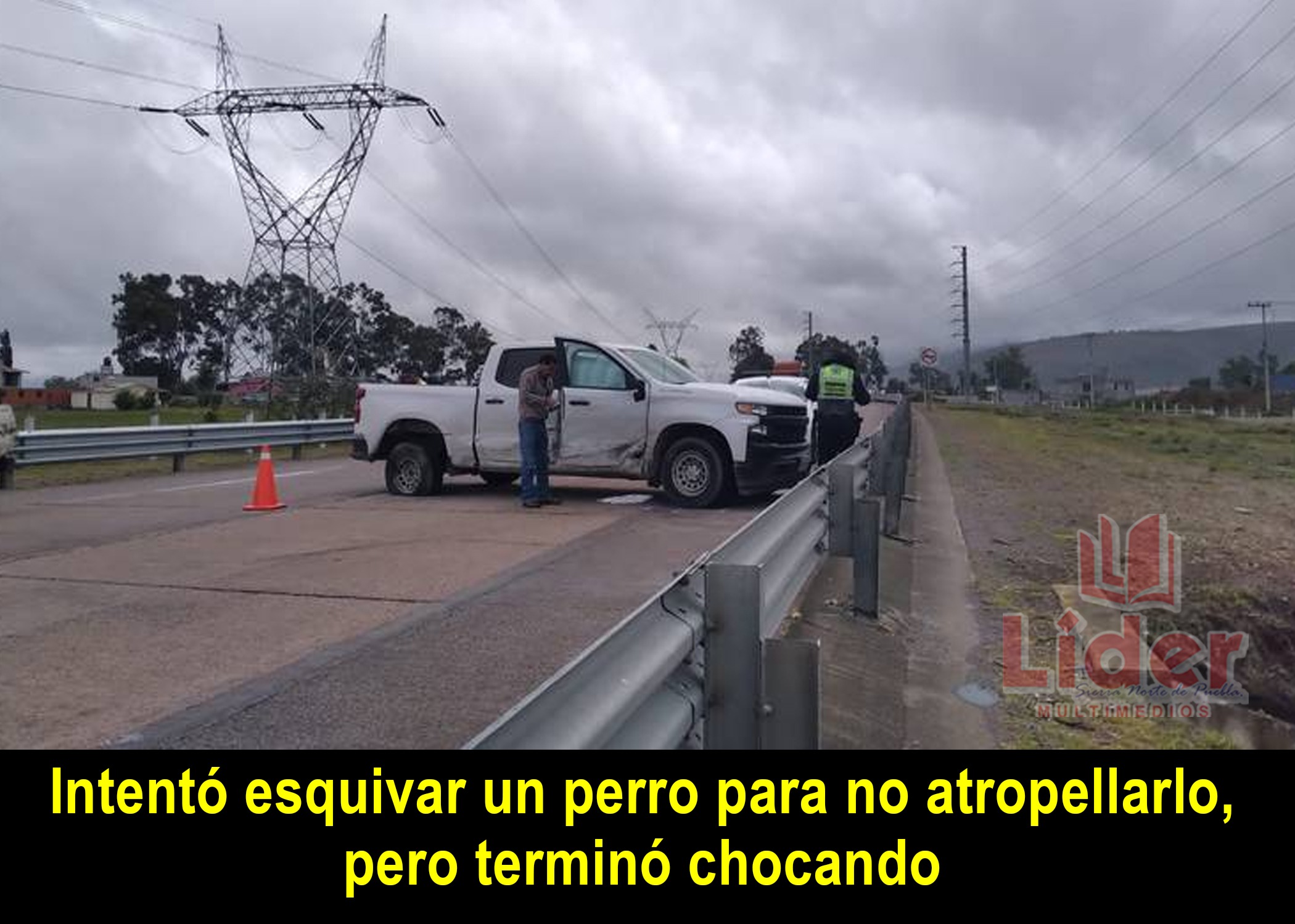 Choque entre dos camionetas en la México-Tuxpan deja dos personas lesionadas