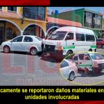 Combi y auto compacto protagonizan percance vial en el centro de Xicotepec